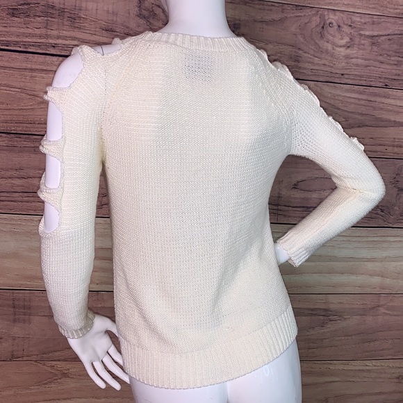Romeo & Juliette Couture knitted white sweater top cold shoulder sz M stretch md - Picture 12 of 17